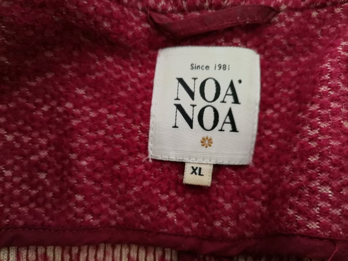 IMG_20210312_111430.jpg Noa noa Rozmiar XL Kolor Purpurowy W serek Żakiet z zapięciem Długi rękaw Materiał Akryl