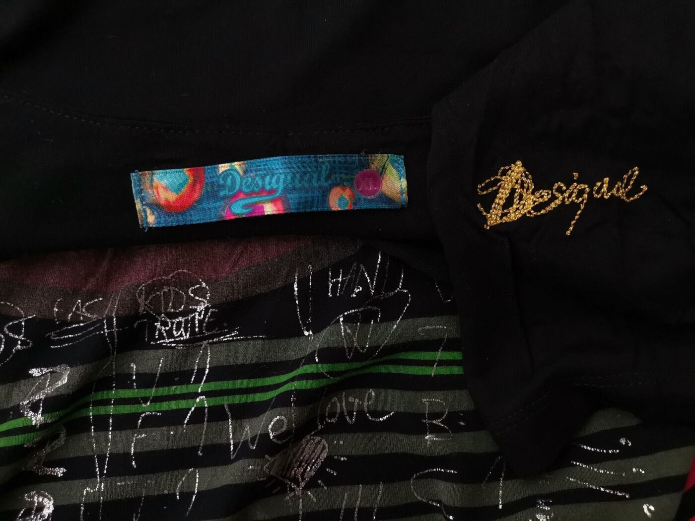 DESIGUAL Rozmiar XL Kolor Czarny Pasy Drapowany dekolt Tunika Bluzka Długi rękaw Materiał Wiskoza 100% DESIGUAL Rozmiar XL Kolor Czarny Pasy Drapowany dekolt Tunika Bluzka Długi rękaw Materiał Wiskoza 100%