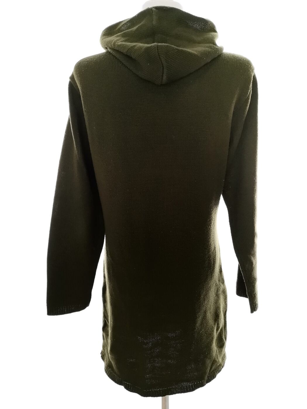 B Vintage Rozmiar 40 Kolor Khaki Drapowany dekolt Sukienka Sweterkowa Długi rękaw Do Kolan Materiał Akryl 100% B Vintage Rozmiar 40 Kolor Khaki Drapowany dekolt Sukienka Sweterkowa Długi rękaw Do Kolan Materiał Akryl 100%