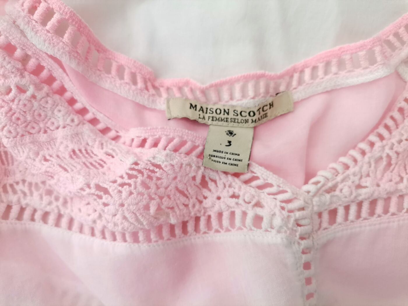 IMG_20210319_131304.jpg Maison scotch Rozmiar 3 (40) Kolor Różowy W serek Bluzka Rękaw 3/4 Materiał Bawełna 100%