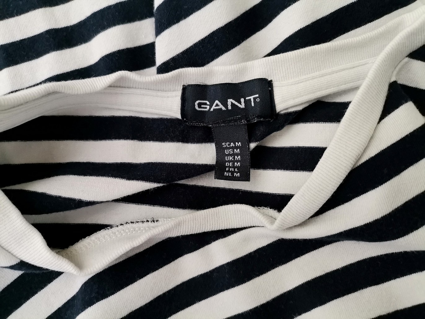 Gant Rozmiar M Kolor Biały Pasy Crew Neck Bluzka Długi rękaw Materiał Bawełna
