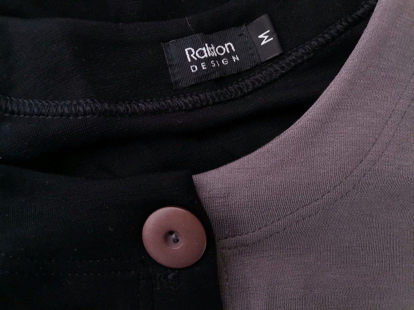 IMG_20210319_153746.jpg Ralston Rozmiar M Kolor Czarny Okrągły dekolt Kardigan Zapinany Długi rękaw Materiał Tencel Cienka dzianina