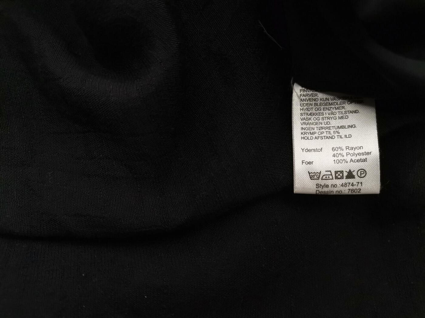 Dranella Rozmiar 38 Kolor Czarny W serek Suknia Balowa Sukienka Wieczorowa Bezrękawnik Midi Materiał Rayon Dranella Rozmiar 38 Kolor Czarny W serek Suknia Balowa Sukienka Wieczorowa Bezrękawnik Midi Materiał Rayon
