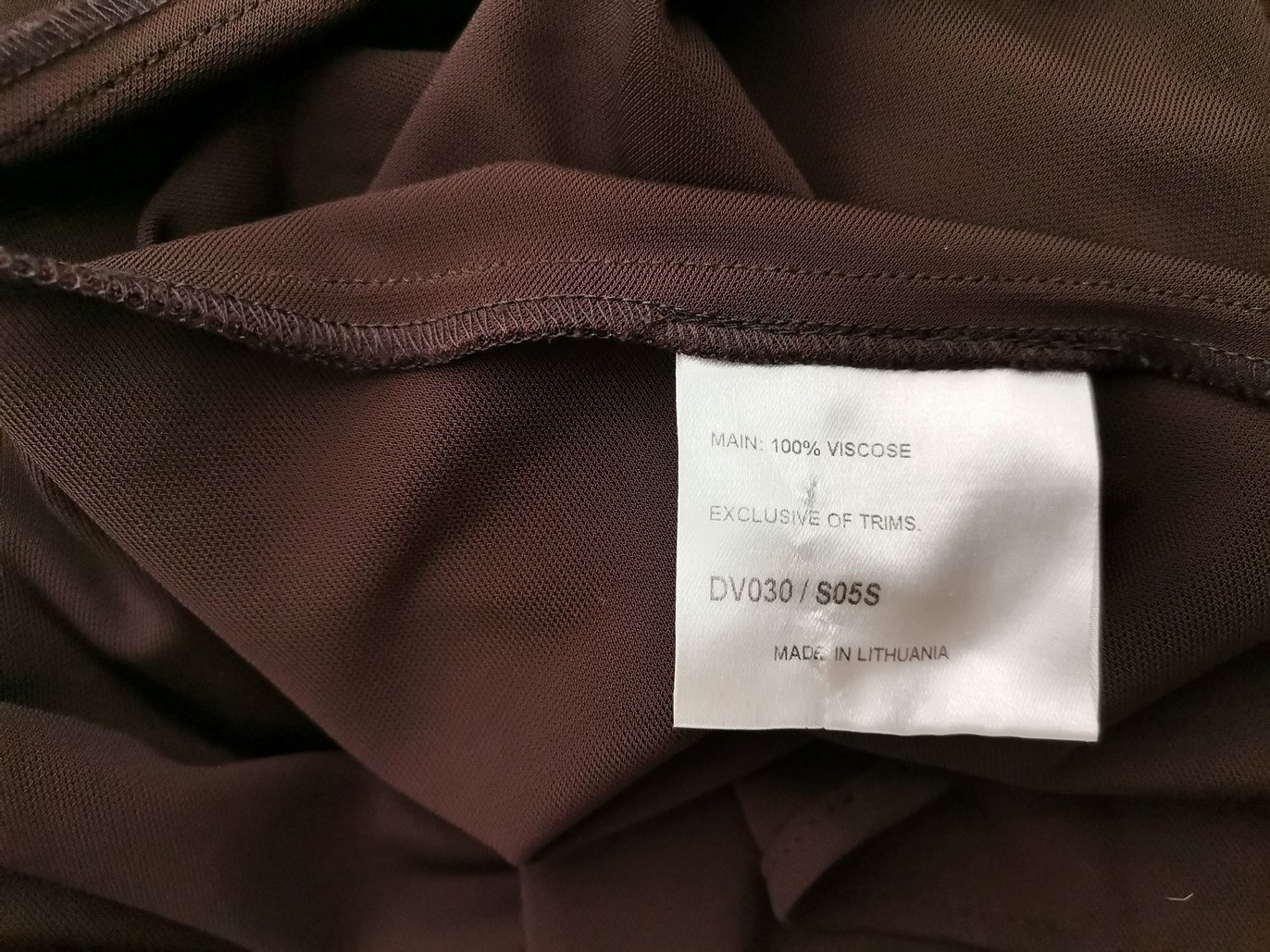 Karen MILLEN Rozmiar 14 (42) Kolor Brązowy W serek Sukienka Maxi Rękaw 3/4 Długa Materiał Wiskoza 100% Karen MILLEN Rozmiar 14 (42) Kolor Brązowy W serek Sukienka Maxi Rękaw 3/4 Długa Materiał Wiskoza 100%