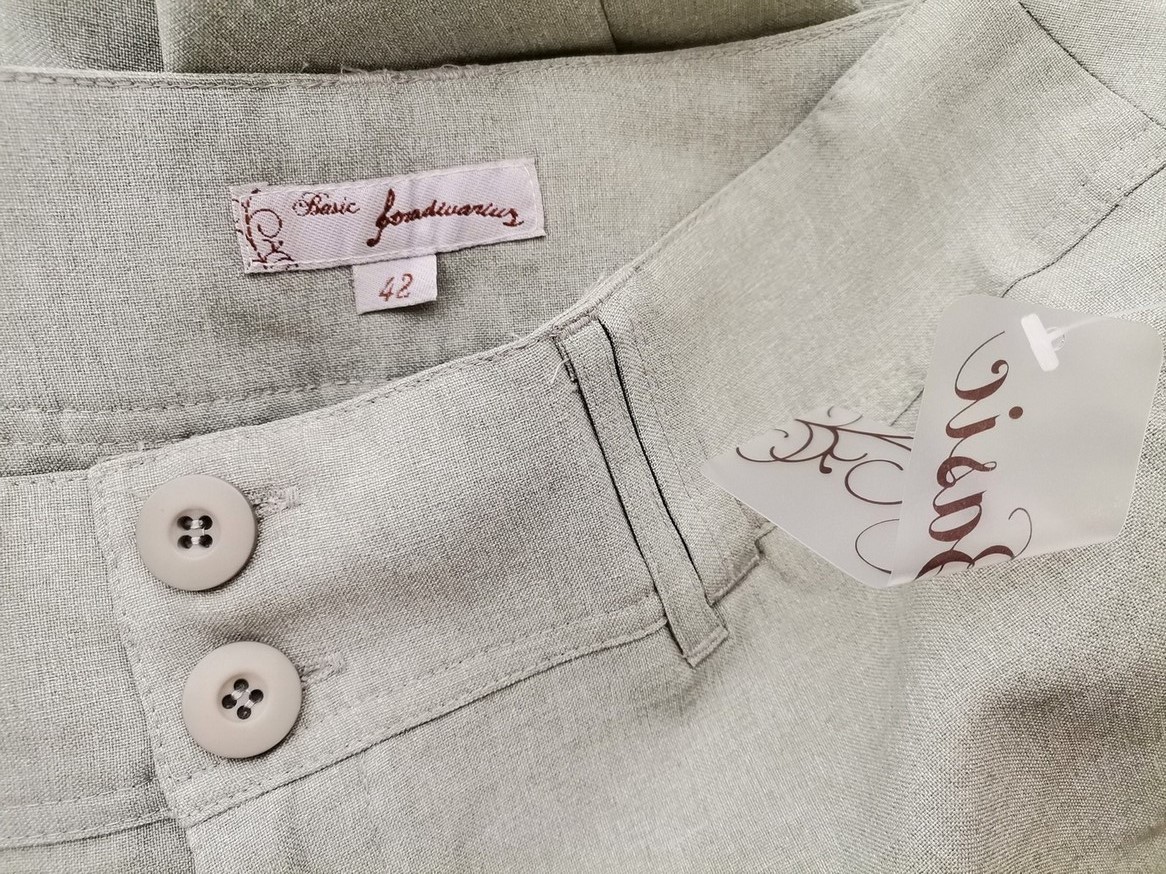 IMG_20210325_131041.jpg Stradivarius Rozmiar 42 Kolor Khaki Spodnie Eleganckie