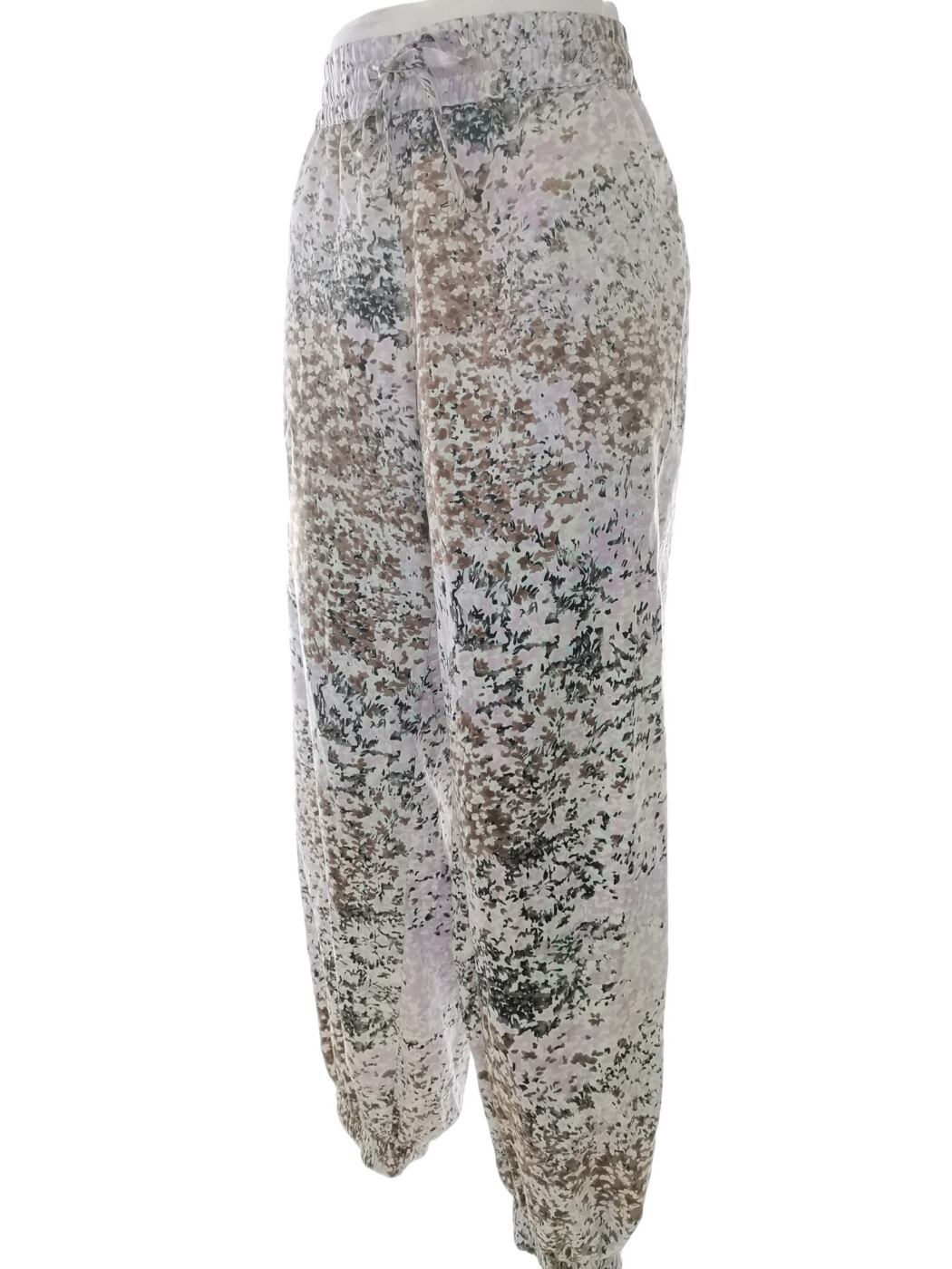 IMG_20210326_093848.jpg Vero moda Rozmiar L Kolor Kolorowa Spodnie Casual