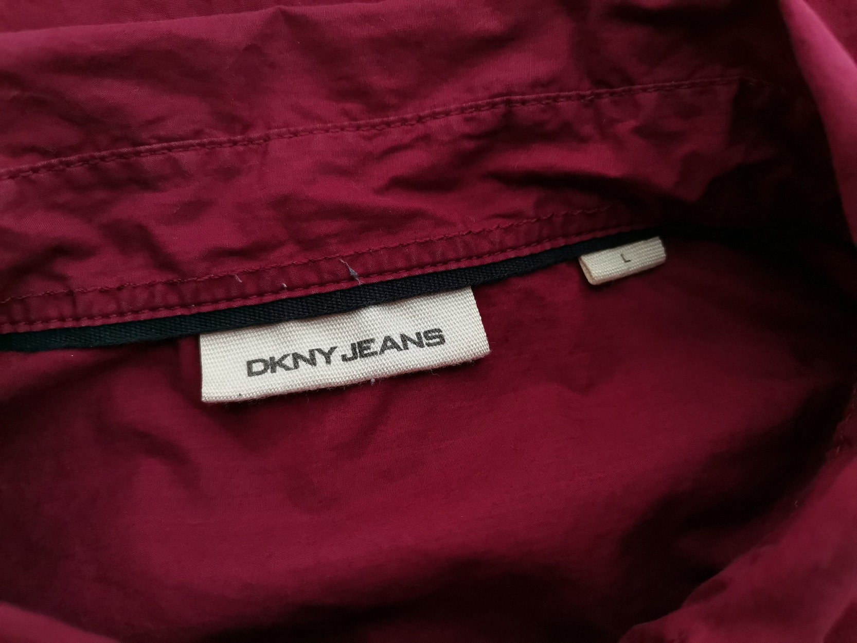 IMG_20210326_104500.jpg Dkny Jeans Rozmiar L Kolor Bordowy Kołnierz Męska Koszula Casual Krótki rękaw Materiał Bawełna 100%