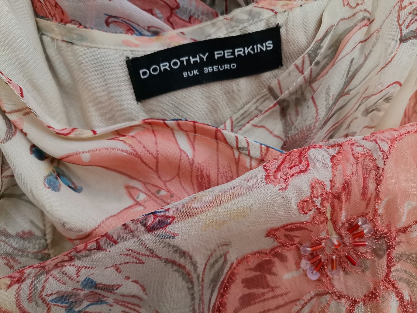 Dorothy perkins Rozmiar 8 (36) Kolor Beżowy W serek Sukienka Letnia Bezrękawnik Materiał Wiskoza 100% Dorothy perkins Rozmiar 8 (36) Kolor Beżowy W serek Sukienka Letnia Bezrękawnik Materiał Wiskoza 100%