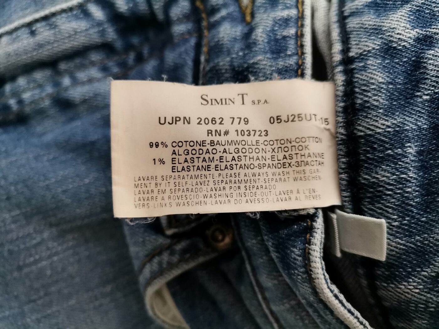 IMG_20210329_102404.jpg AJ ARMANI JEANS Rozmiar 34 Kolor Niebieski Spodnie Jeansy Materiał Bawełna