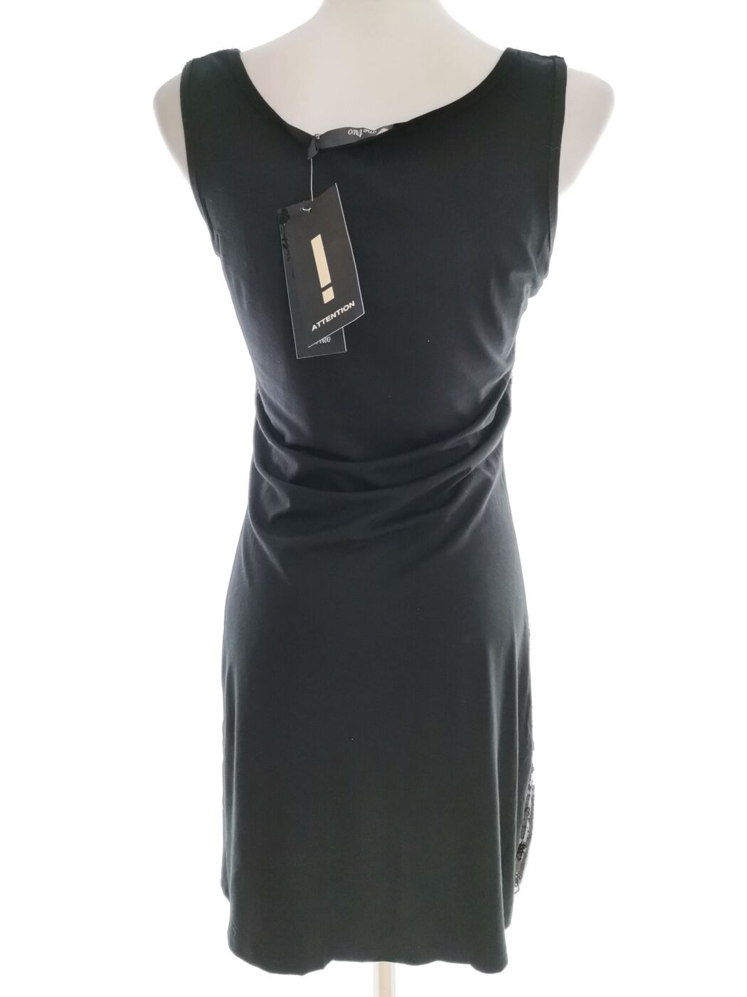 One two Rozmiar M Kolor Czarny Kwadratowy dekolt Sukienka Bodycon Bezrękawnik Do Kolan Materiał Wiskoza One two Rozmiar M Kolor Czarny Kwadratowy dekolt Sukienka Bodycon Bezrękawnik Do Kolan Materiał Wiskoza