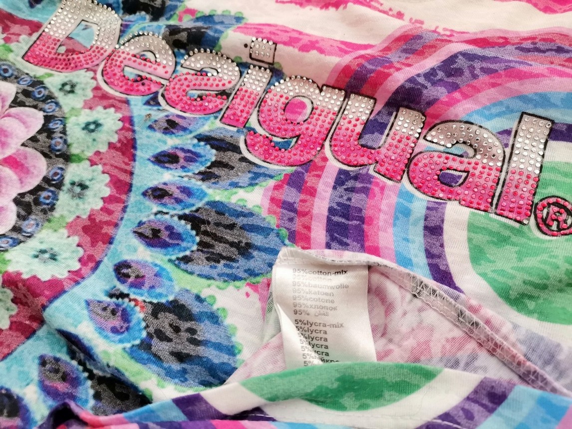IMG_20210331_111805.jpg DESIGUAL Rozmiar XXL (38-40) Kolor Kolorowa Pasy Okrągły dekolt Bluzka Krótki rękaw Materiał Bawełna