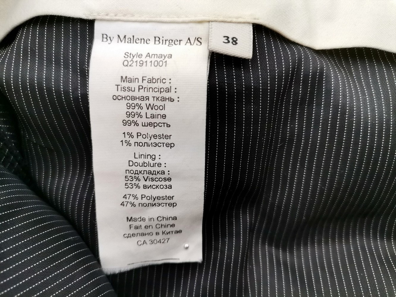 IMG_20210406_125009.jpg BY MALENE BIRGER Rozmiar 38 Kolor Czarny Pasy Spodnie Eleganckie Materiał Wełna