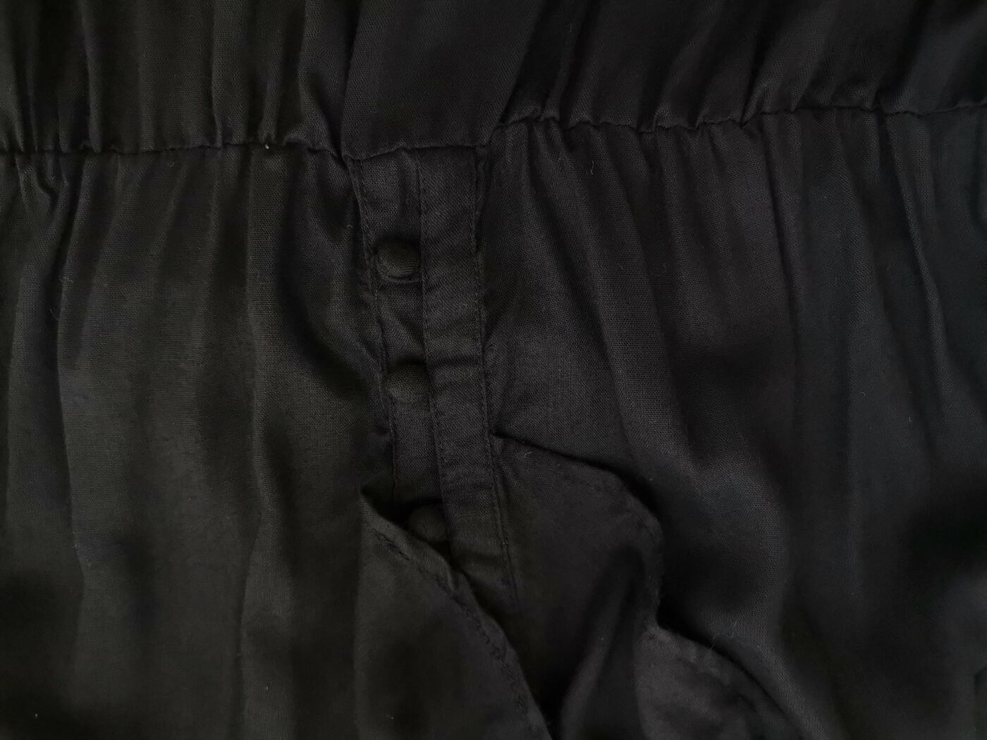 Vintage Rozmiar 40 Kolor Czarny Okrągły dekolt Tunika Bluzka Bezrękawnik Vintage Rozmiar 40 Kolor Czarny Okrągły dekolt Tunika Bluzka Bezrękawnik