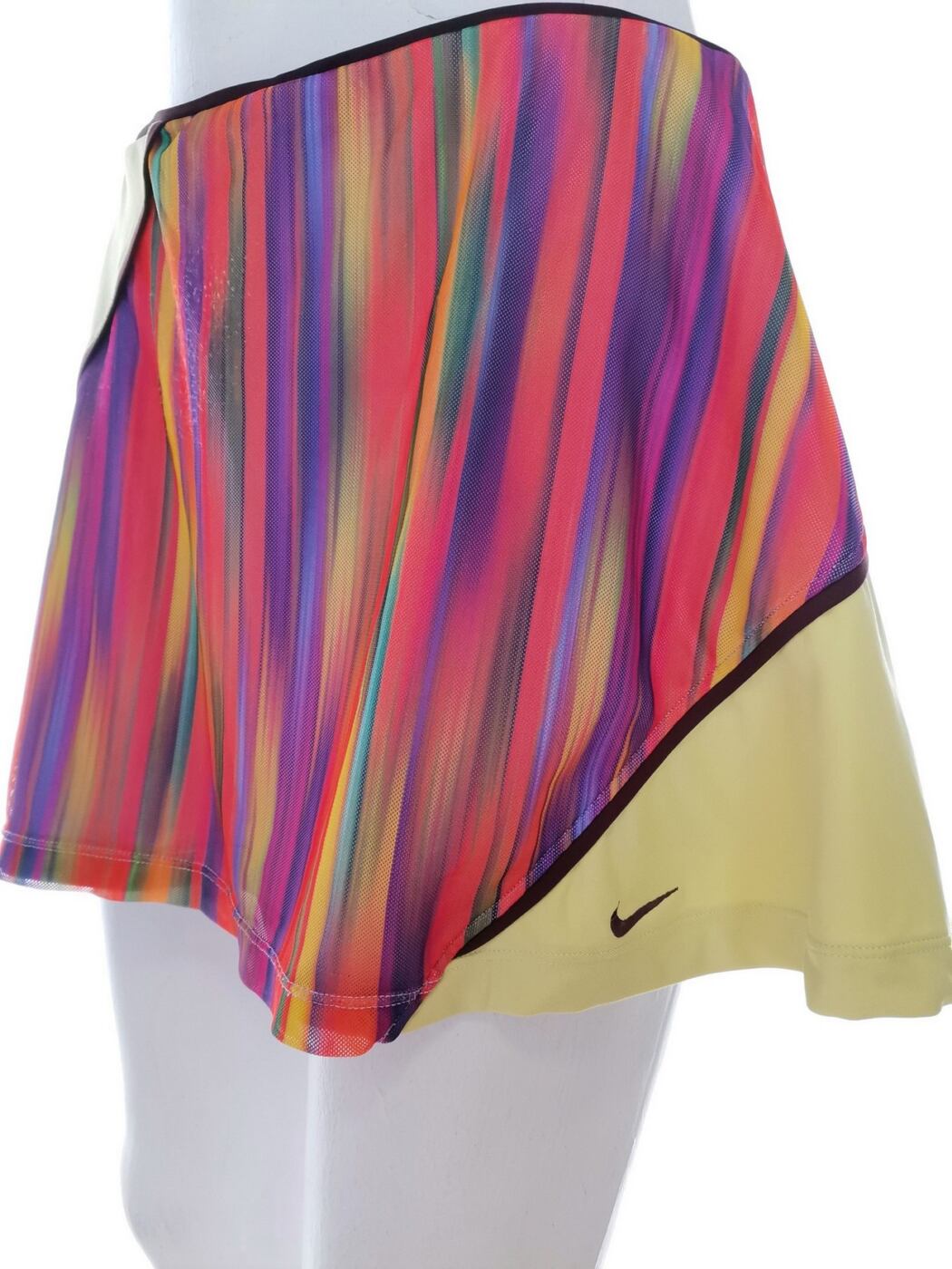 IMG_20210409_091045.jpg Nike Rozmiar L Kolor Kolorowa Pasy Szorty