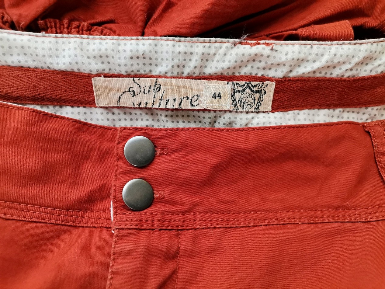 Sub Culture Rozmiar 44 Kolor Pomarańczowy Spodnie Casual Materiał Bawełna