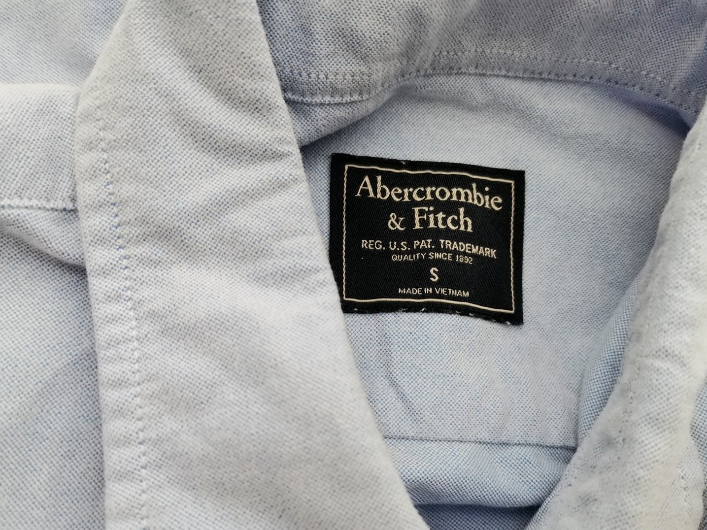 IMG_20210413_140612.jpg ABERCROMBIE & FITCH Rozmiar S Kolor Niebieski Kołnierz Męska Koszula Casual Długi rękaw Materiał Bawełna 100%