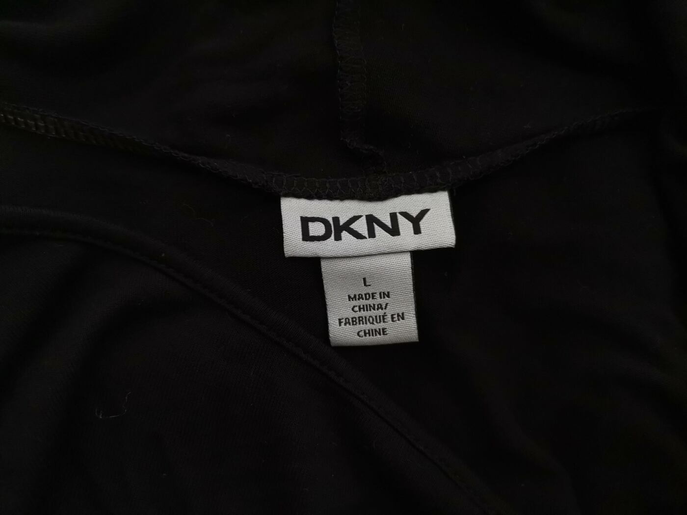 IMG_20210420_095527aa.jpg Dkny Rozmiar L Kolor Granatowy Okrągły dekolt Bluzka Rękaw 3/4 Materiał Wiskoza 100%