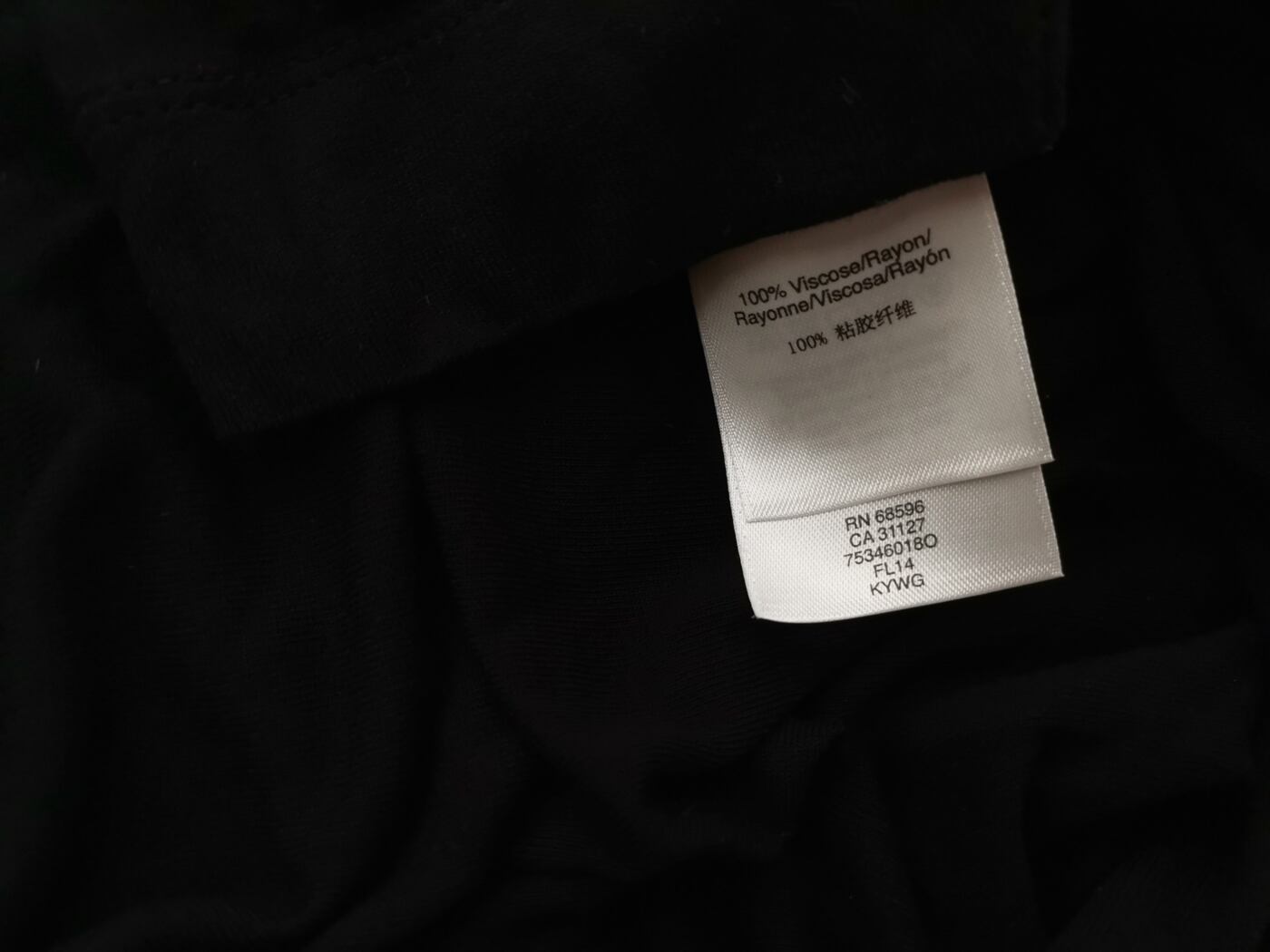IMG_20210420_095527ww.jpg Dkny Rozmiar L Kolor Granatowy Okrągły dekolt Bluzka Rękaw 3/4 Materiał Wiskoza 100%