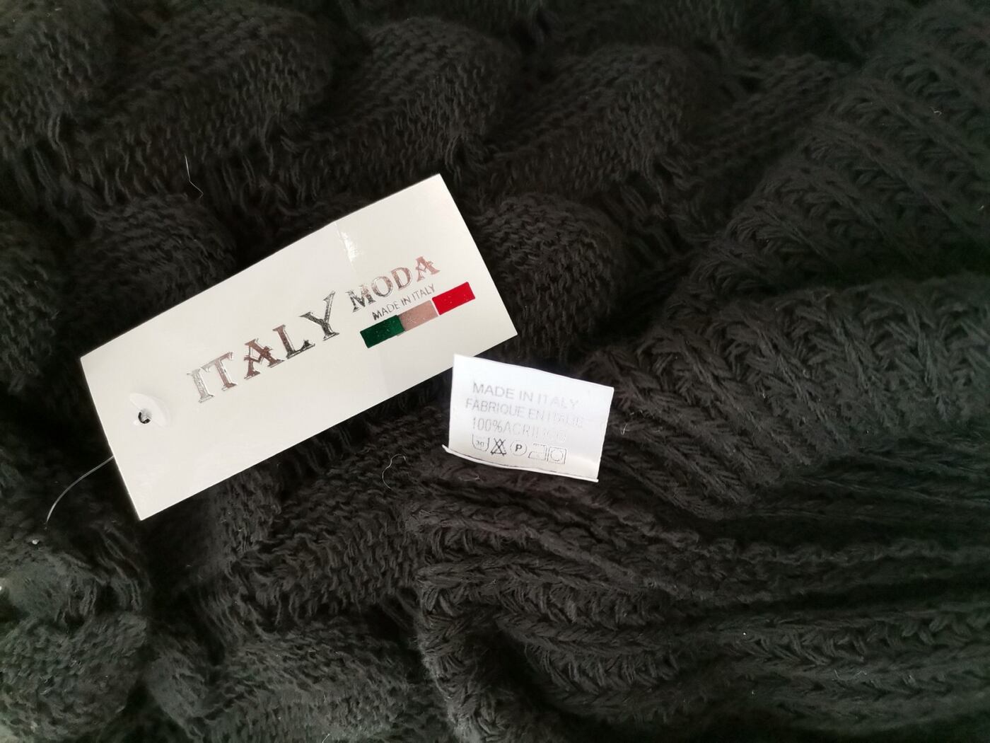 Italy Rozmiar 38 Kolor Czarny Drapowany dekolt Tunika Bluzka Dzianina Długi rękaw Materiał Akryl 100% Italy Rozmiar 38 Kolor Czarny Drapowany dekolt Tunika Bluzka Dzianina Długi rękaw Materiał Akryl 100%