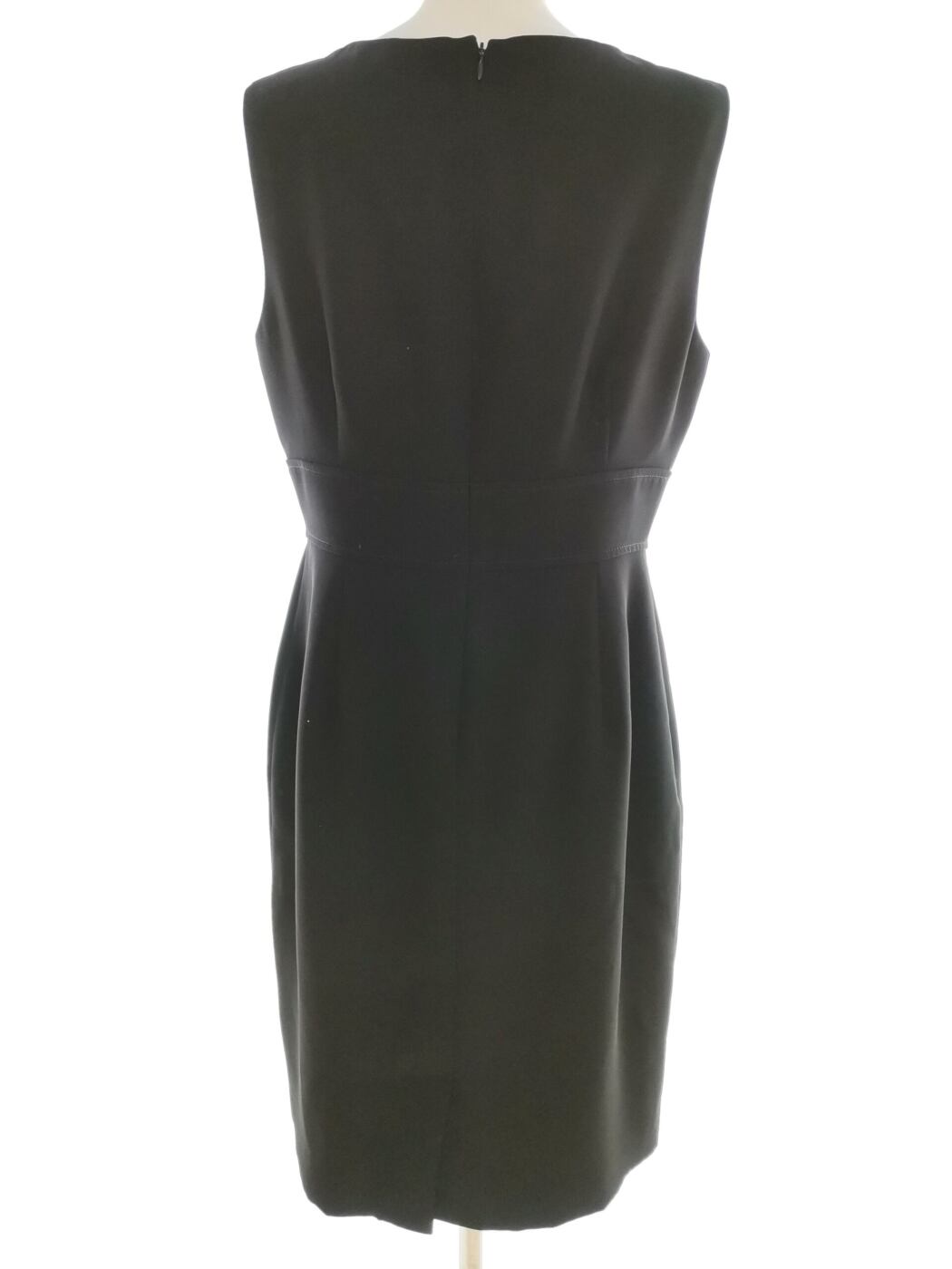 Linea Rozmiar 14 (42) Kolor Czarny Okrągły dekolt Sukienka Sheath Bezrękawnik Midi Linea Rozmiar 14 (42) Kolor Czarny Okrągły dekolt Sukienka Sheath Bezrękawnik Midi