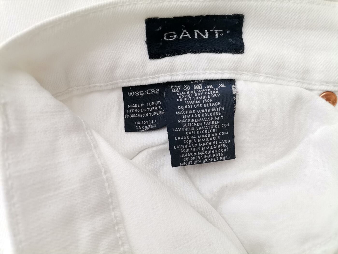IMG_20210422_101549.jpg Gant Rozmiar W35 L32 Kolor Biały Materiał Bawełna