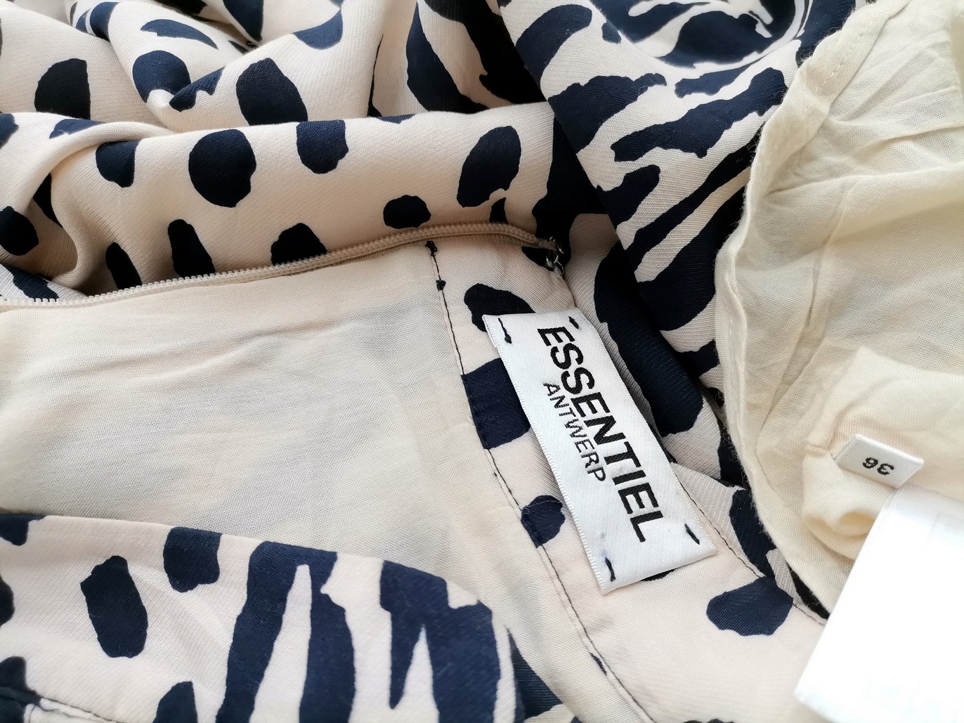 IMG_20210422_131654.jpg Essentiel Antwerp Rozmiar 36 Kolor Beżowy Spódnica Maxi Długa Materiał Wiskoza 100%