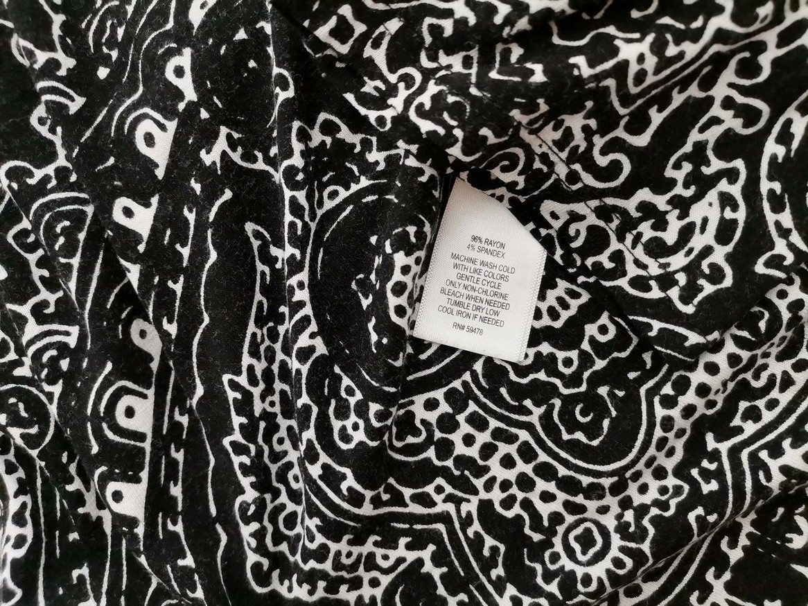 Cynthia Rowley Rozmiar 18 (44) Kolor Czarny Paisley Okrągły dekolt Tunika Bluzka Rękaw 3/4 Materiał Rayon Cynthia Rowley Rozmiar 18 (44) Kolor Czarny Paisley Okrągły dekolt Tunika Bluzka Rękaw 3/4 Materiał Rayon
