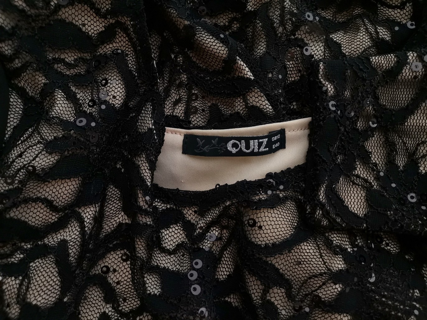 Quiz Rozmiar 12 (40) Kolor Czarny Okrągły dekolt Sukienka Bodycon Długi rękaw Midi Quiz Rozmiar 12 (40) Kolor Czarny Okrągły dekolt Sukienka Bodycon Długi rękaw Midi
