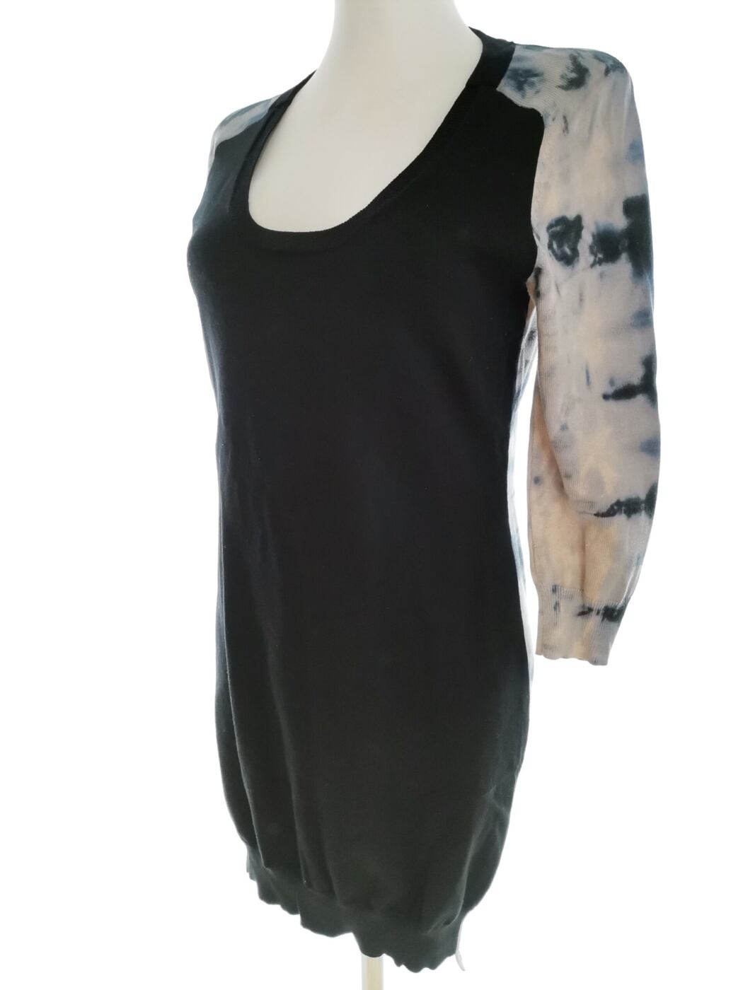 Karen MILLEN Rozmiar 3 (38) Kolor Granatowy Okrągły dekolt Sukienka Bodycon Rękaw 3/4 Do Kolan Materiał Bawełna 100% Karen MILLEN Rozmiar 3 (38) Kolor Granatowy Okrągły dekolt Sukienka Bodycon Rękaw 3/4 Do Kolan Materiał Bawełna 100%