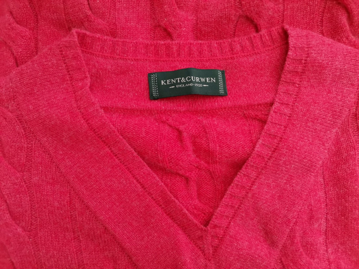 KENT AND CURWEN Rozmiar XL Kolor Różowy Męski Sweter Długi rękaw Materiał Kaszmir 100%
