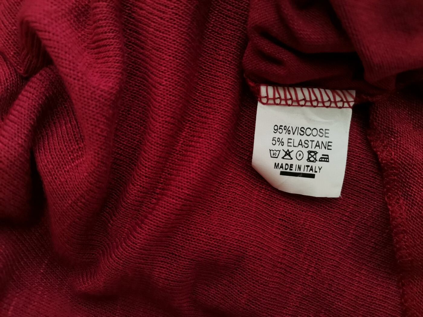 Italy Rozmiar 34/36 Kolor Bordowy Okrągły dekolt Tunika Bluzka Bezrękawnik Materiał Wiskoza Italy Rozmiar 34/36 Kolor Bordowy Okrągły dekolt Tunika Bluzka Bezrękawnik Materiał Wiskoza