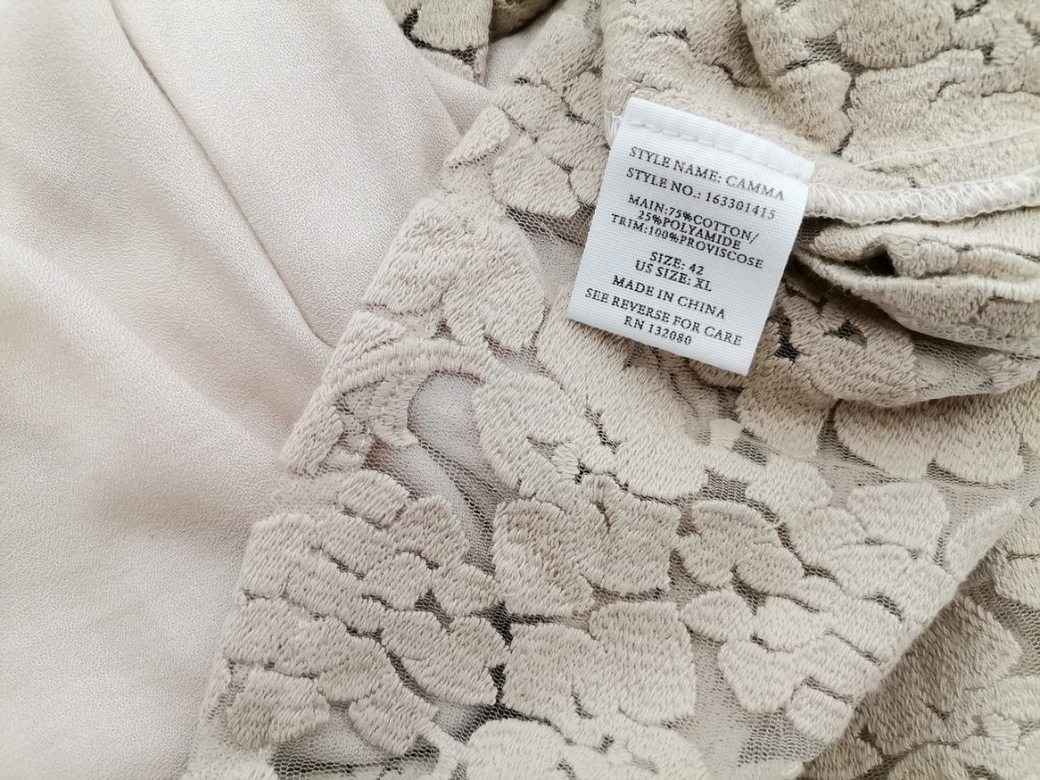 CUSTOMMADE Rozmiar 42 Kolor Beżowy Okrągły dekolt Sukienka Prostokątna Długi rękaw Do Kolan Materiał Bawełna CUSTOMMADE Rozmiar 42 Kolor Beżowy Okrągły dekolt Sukienka Prostokątna Długi rękaw Do Kolan Materiał Bawełna