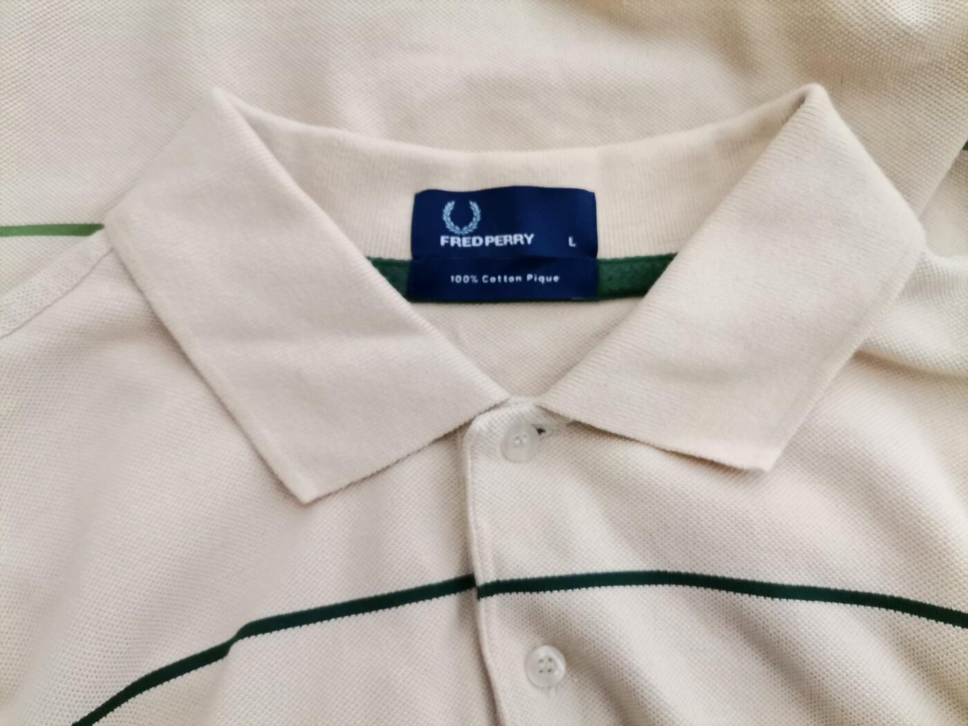 IMG_20210506_105107_r1.jpg Fred Perry Rozmiar L Kolor Beżowy Pasy Kołnierz Męska Koszula Polo Krótki rękaw Materiał Bawełna 100%