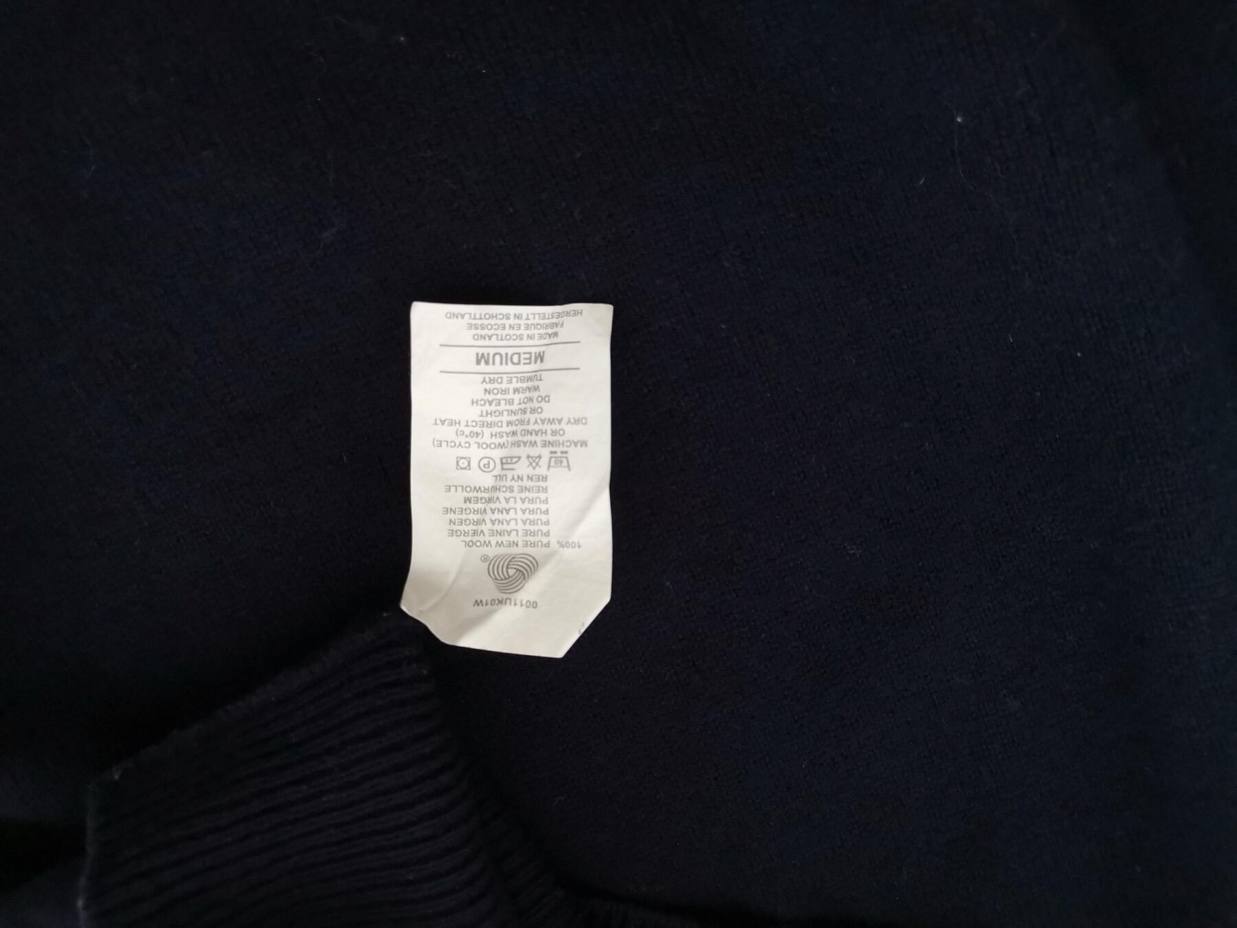 IMG_20210506_131655_r1.jpg Lyle & Scott Rozmiar M Kolor Granatowy Męski Sweter Długi rękaw Materiał Wełna 100%