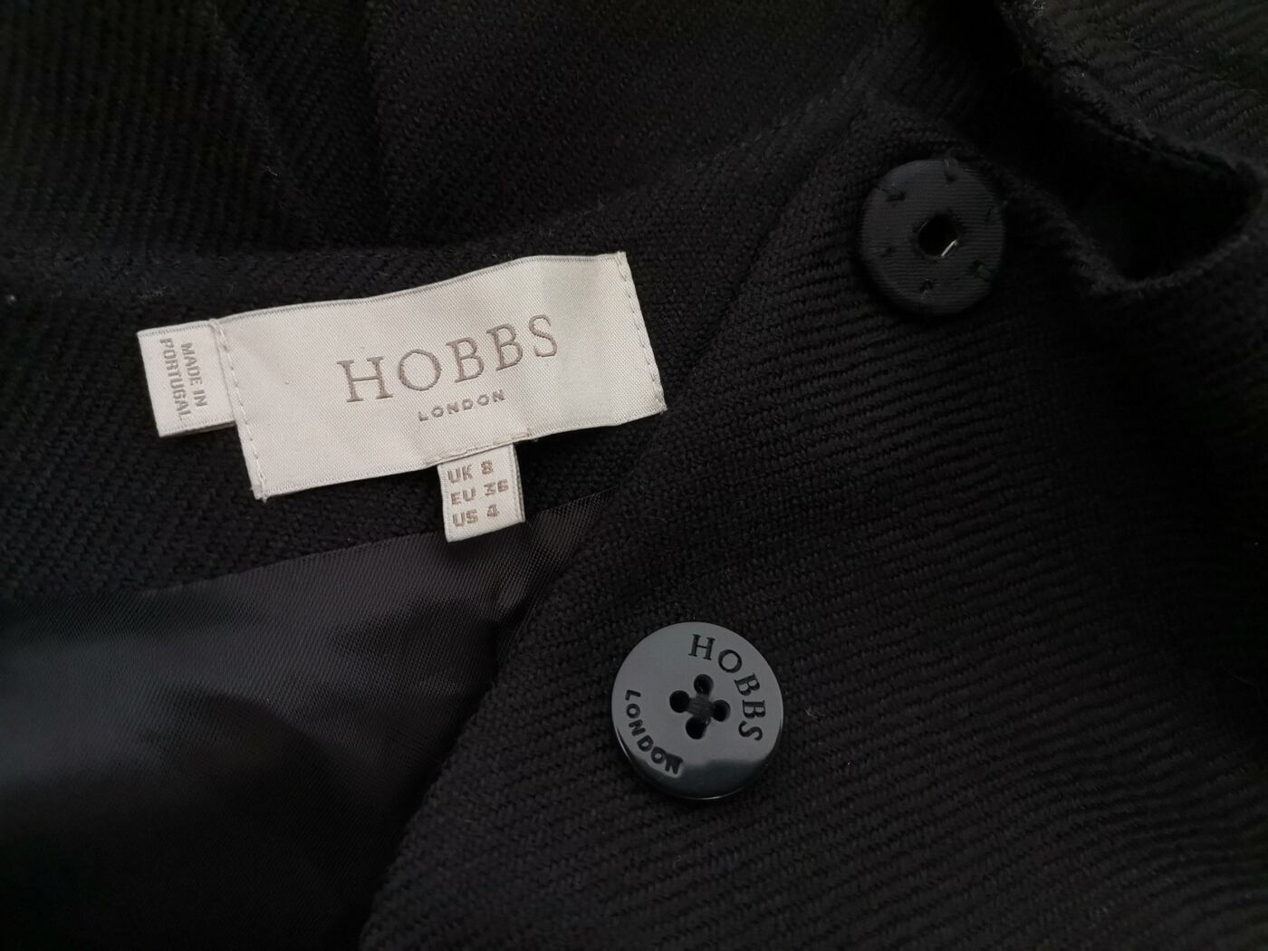 Hobbs London Rozmiar 8 (36) Kolor Czarny Okrągły dekolt Żakiet z zapięciem Długi rękaw Materiał Wełna 100%
