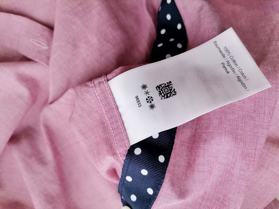 IMG_20210512_135303_0.jpg Fred Perry Rozmiar S Kolor Różowy Grochy Kołnierz Męska Koszula Casual Krótki rękaw Materiał Bawełna 100%