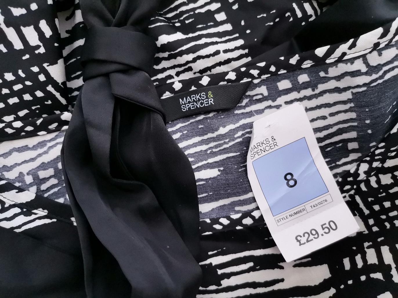 IMG_20210514_130402_r1.jpg Marks&spencer Rozmiar 8 (36) Kolor Czarny Okrągły dekolt Bluzka Peplum Krótki rękaw