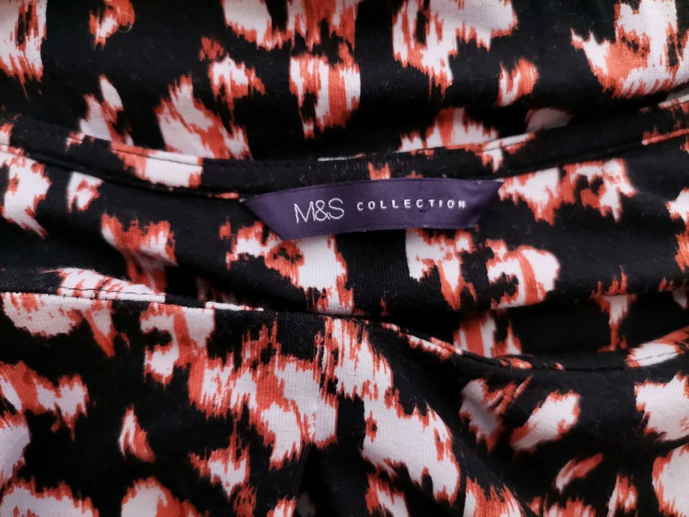 Rozmiar 18 (46) Kolor Czarny Keyhole Crew Neck Sukienka Prostokątna Krótki rękaw Midi Materiał Wiskoza Rozmiar 18 (46) Kolor Czarny Keyhole Crew Neck Sukienka Prostokątna Krótki rękaw Midi Materiał Wiskoza