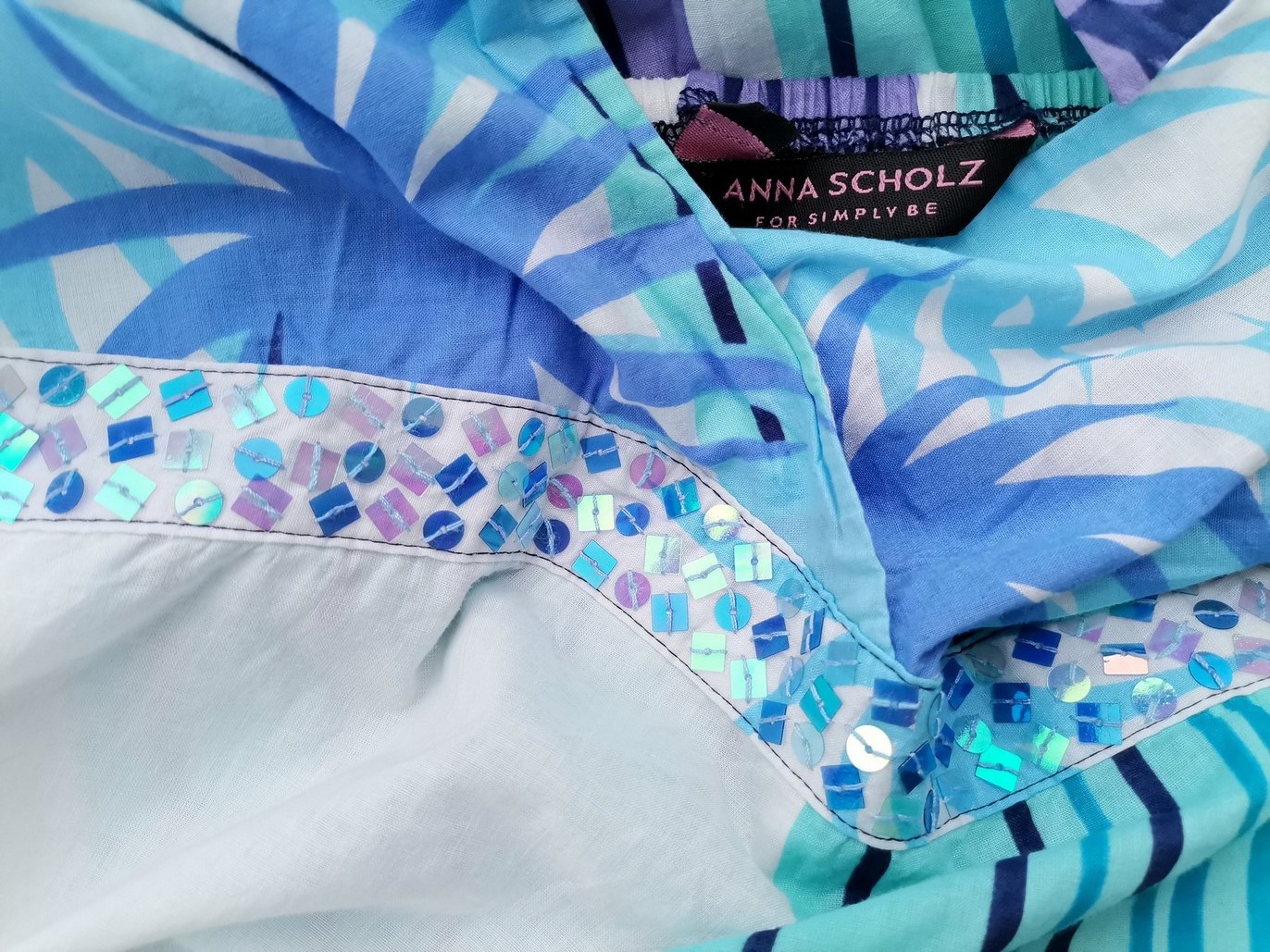 Anna Scholz Rozmiar 24 (52) Kolor Niebieski W serek Sukienka Maxi Bezrękawnik Długa Materiał Bawełna 100% Anna Scholz Rozmiar 24 (52) Kolor Niebieski W serek Sukienka Maxi Bezrękawnik Długa Materiał Bawełna 100%