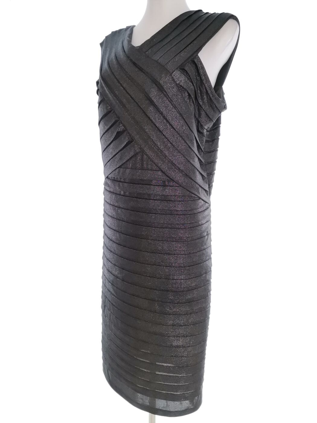 Alexon Rozmiar 14 (40) Kolor Czarny W serek Sukienka Bodycon Bezrękawnik Midi Alexon Rozmiar 14 (40) Kolor Czarny W serek Sukienka Bodycon Bezrękawnik Midi