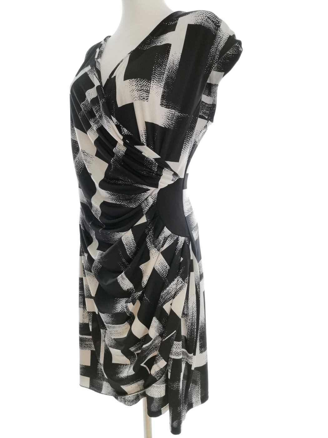2 Biz Rozmiar XL Kolor Czarny W serek Sukienka Sheath Krótki rękaw Midi