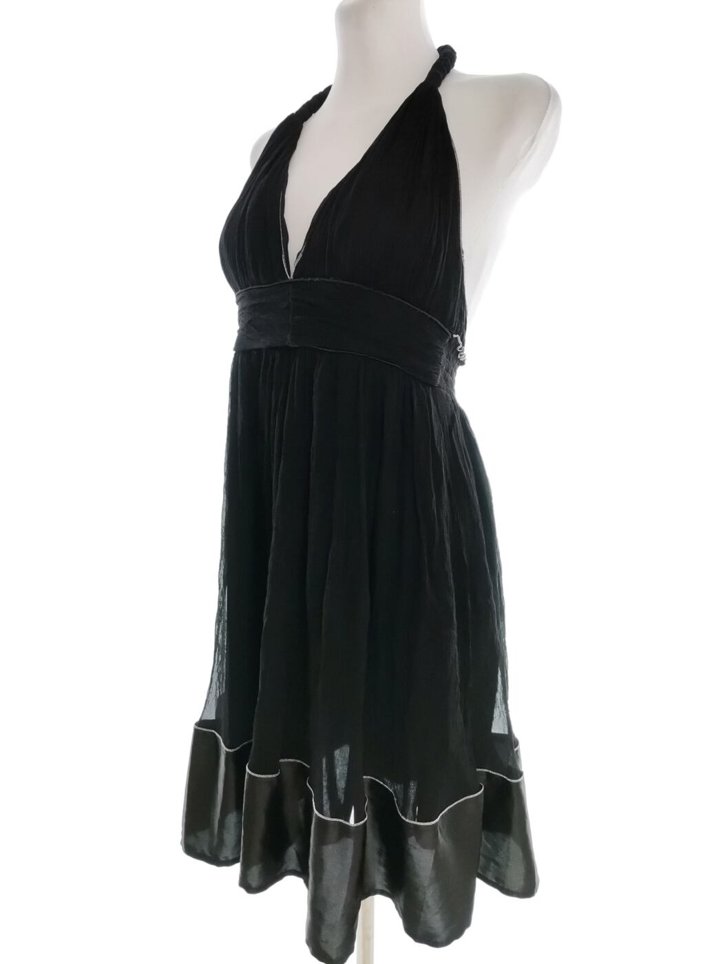 Traffic People Rozmiar M Kolor Czarny Halter Sukienka A-Line Bezrękawnik Midi Materiał Jedwab 100% Traffic People Rozmiar M Kolor Czarny Halter Sukienka A-Line Bezrękawnik Midi Materiał Jedwab 100%
