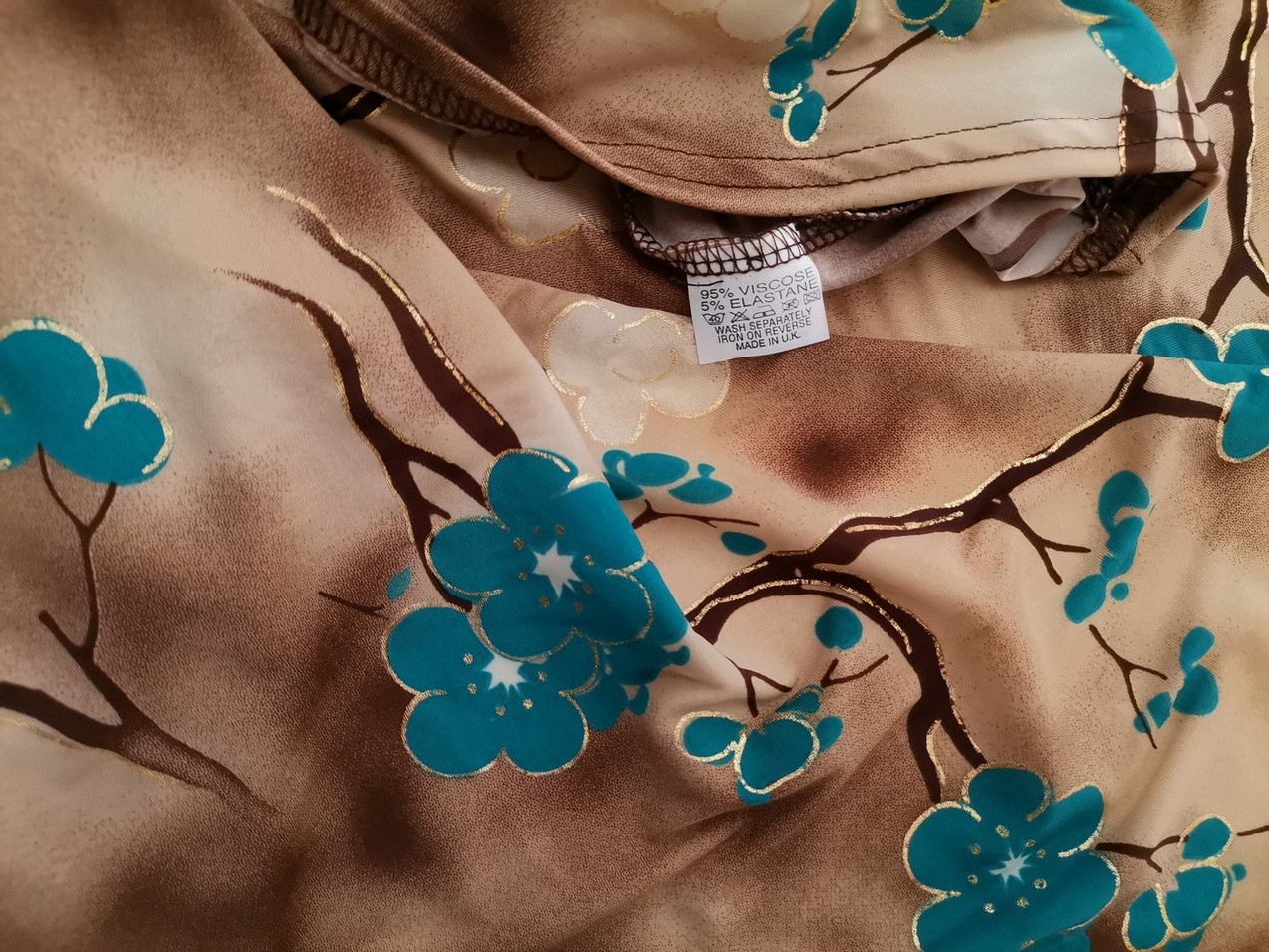 KDK London Rozmiar 38/40 Kolor Brązowy W serek Sukienka Letnia Bezrękawnik Midi KDK London Rozmiar 38/40 Kolor Brązowy W serek Sukienka Letnia Bezrękawnik Midi