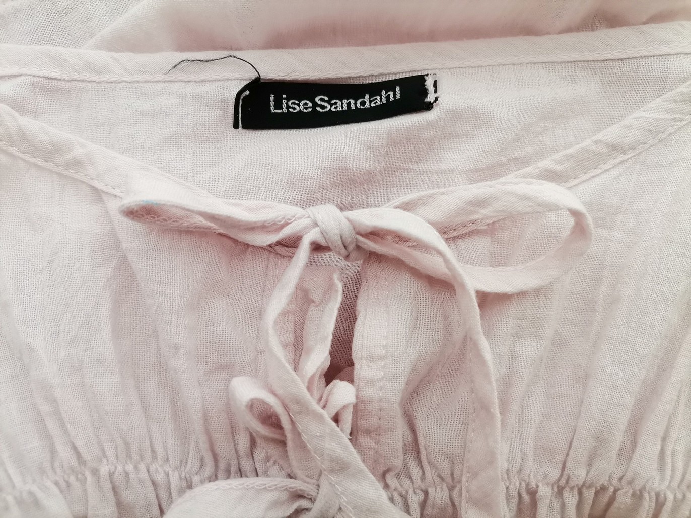 IMG_20210526_115506.jpg Lise sandahl Rozmiar 34/36 Kolor Pudrowy Róż Keyhole Crew Neck Bluzka Rękaw 3/4 Materiał Bawełna 100%