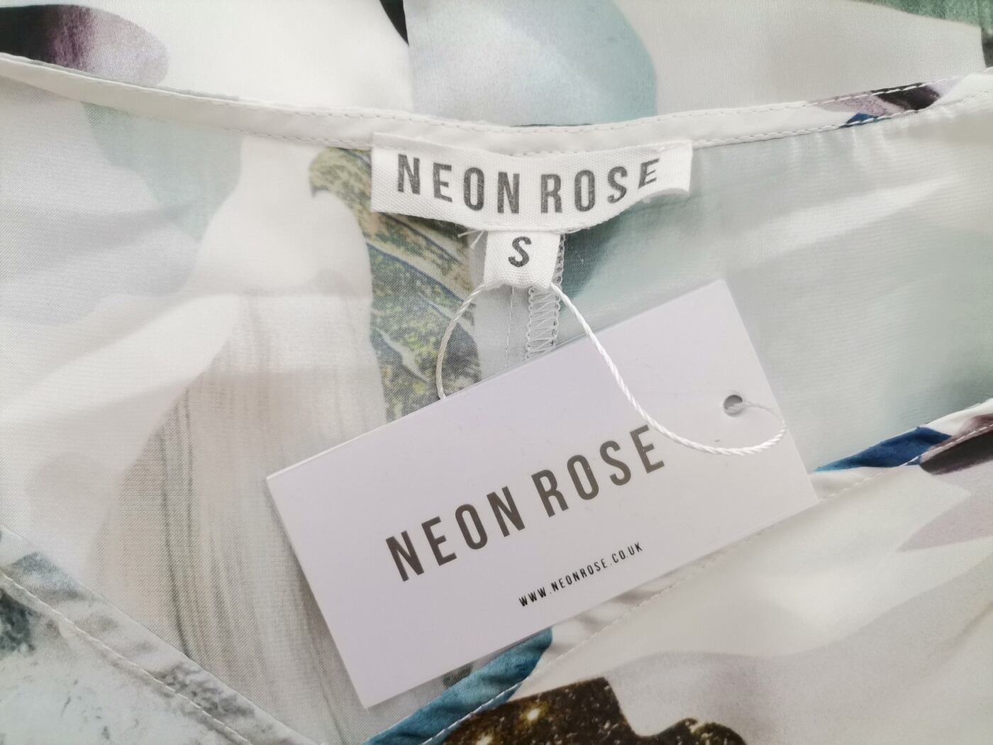 IMG_20210526_154242.jpg NEON ROSE Rozmiar S Kolor Kremowy W serek Bluzka Długi rękaw