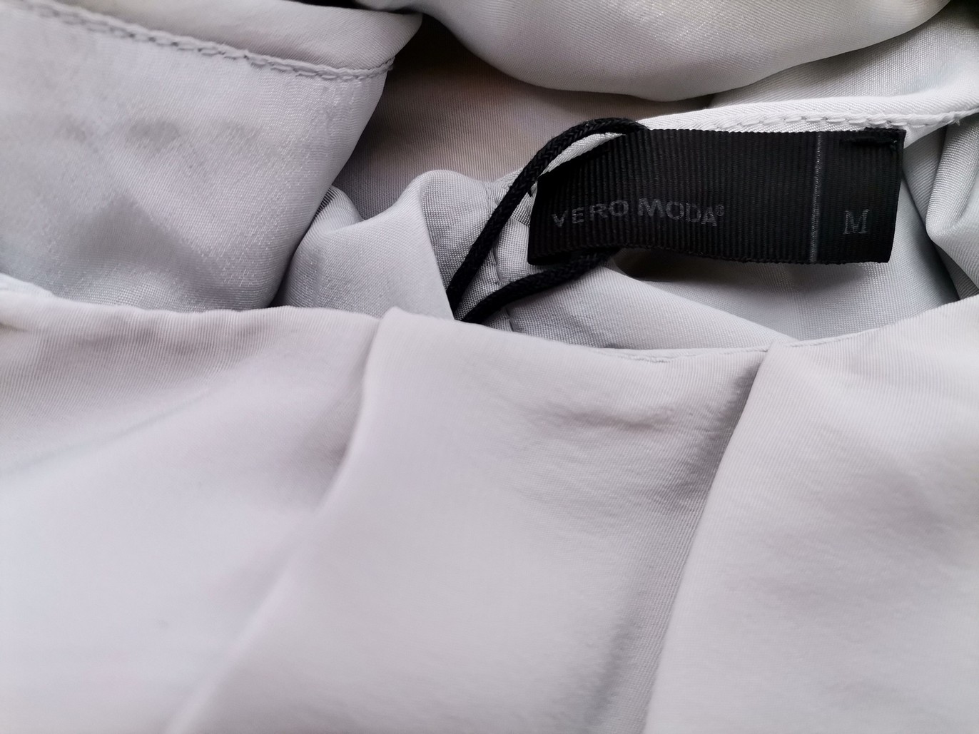 Vero moda Rozmiar M Kolor Szary Halter Sukienka A-Line Bezrękawnik Do Kolan Vero moda Rozmiar M Kolor Szary Halter Sukienka A-Line Bezrękawnik Do Kolan