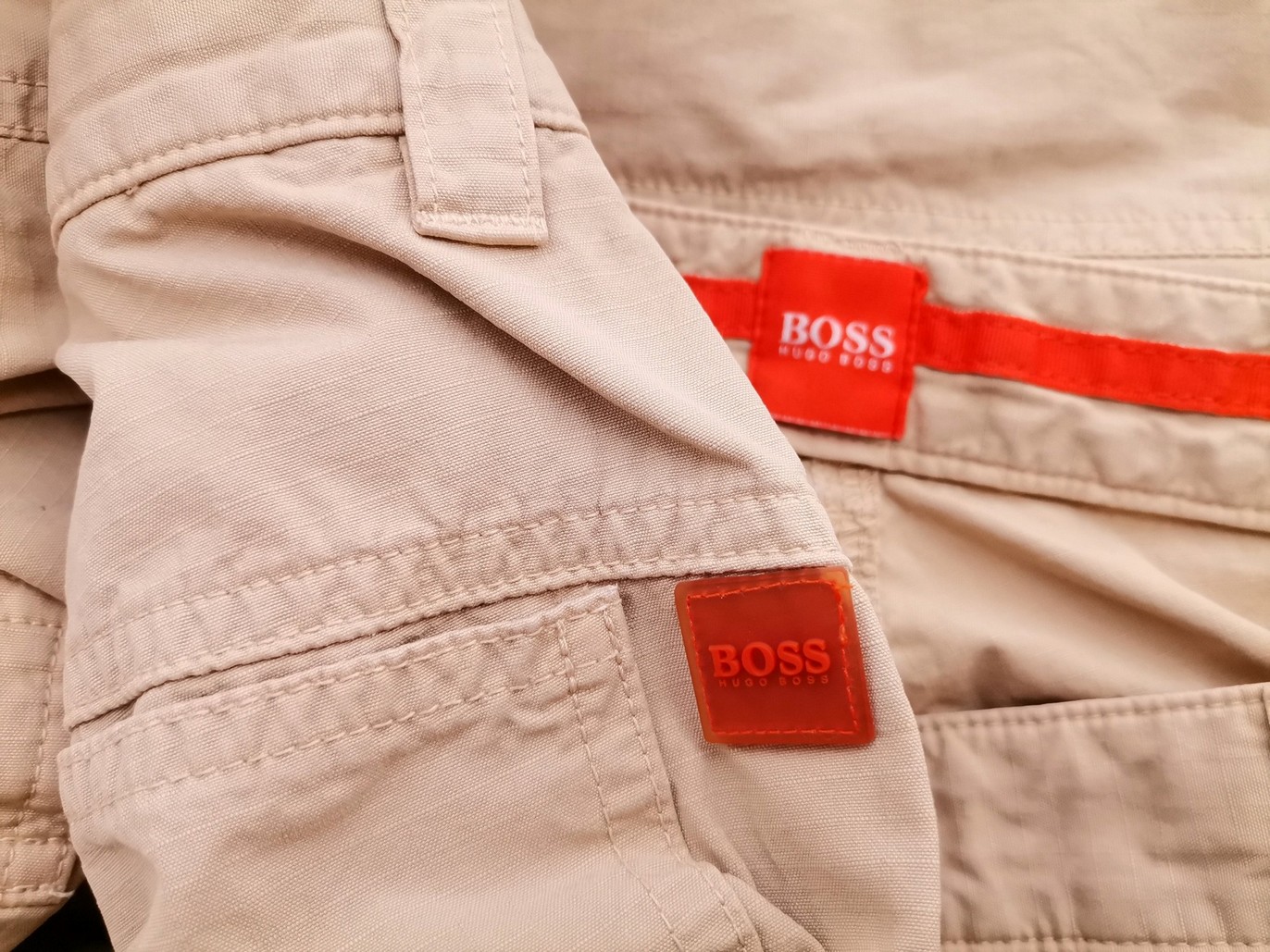 IMG_20210531_121248.jpg Hugo Boss Rozmiar 48 Kolor Beżowy Materiał Bawełna 100%