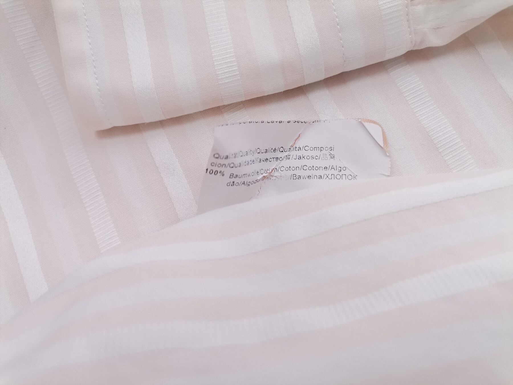IMG_20210601_121811.jpg Hugo Boss Rozmiar 17.5 (44) Kolor Różowy Pasy Kołnierz Męska Koszula Elegancka Długi rękaw Materiał Bawełna 100%