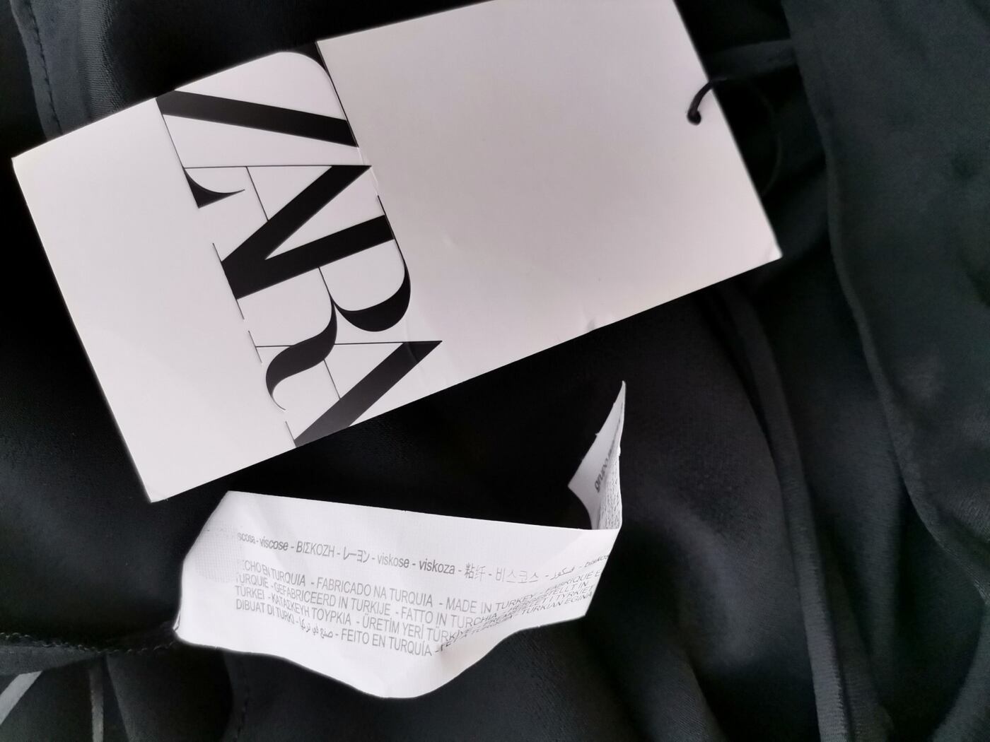 Zara Rozmiar M Kolor Czarny Głęboki Serek Bluzka Bezrękawnik Materiał Wiskoza 100%