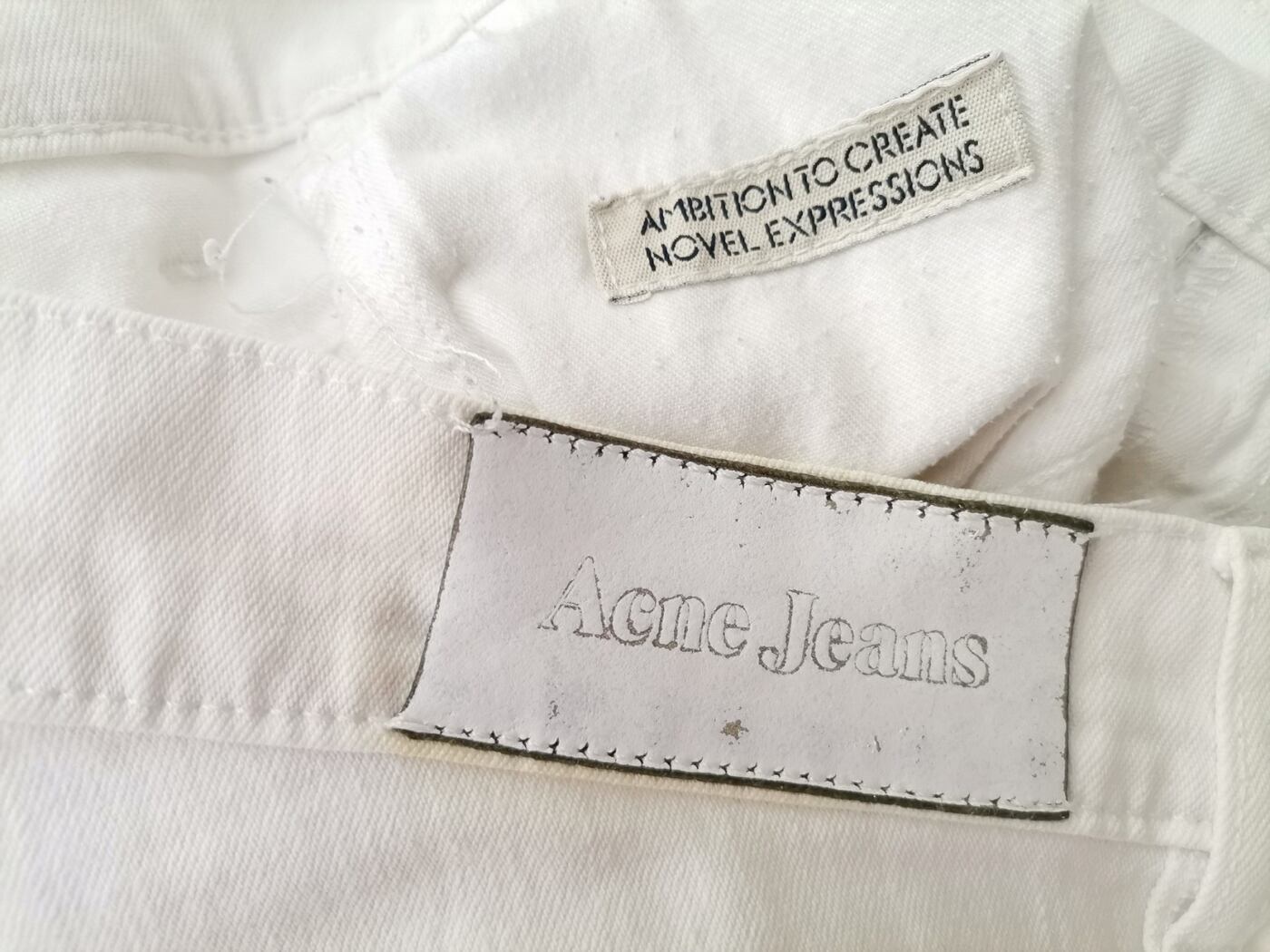 IMG_20210607_114420.jpg ACNE JEANS Rozmiar W28 L32 Kolor Biały Spodnie Jeansy Materiał Bawełna